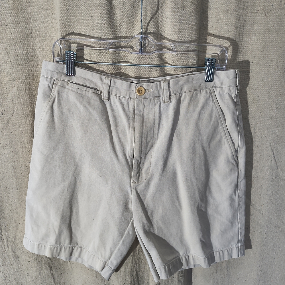Men's Size 32" Light Beige Flat Front Shorts By Banana Republic